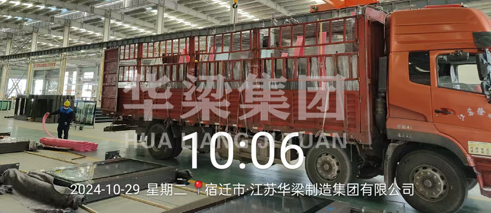 [24.10.29]江蘇省某市定制款公交候車亭項(xiàng)目裝車發(fā)貨(圖2)