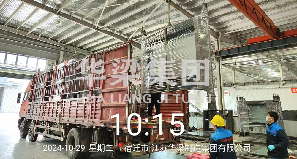 [24.10.29]江蘇省某市定制款公交候車亭項(xiàng)目裝車發(fā)貨(圖3)