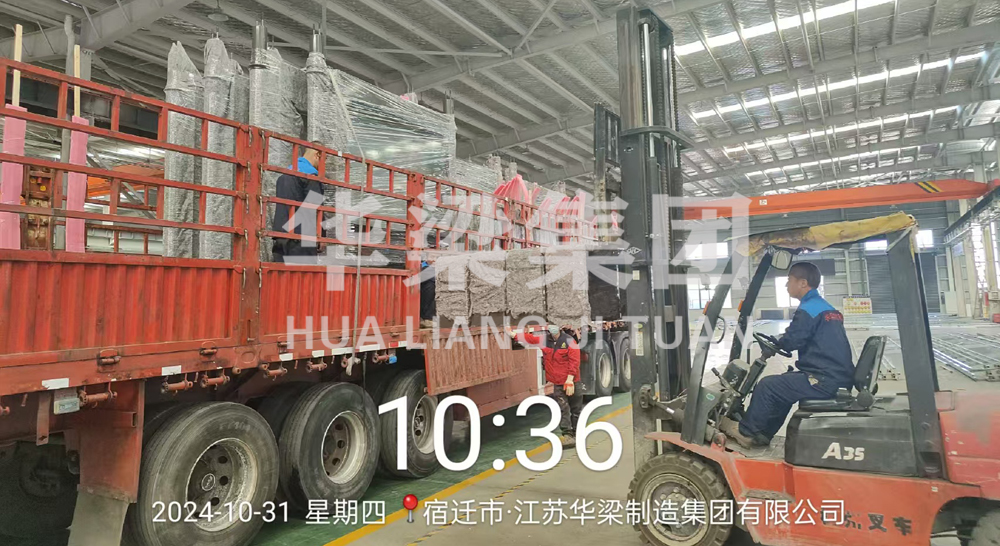 [24.10.31]江蘇省定制款公交候車(chē)亭項(xiàng)目裝車(chē)發(fā)貨(圖3)